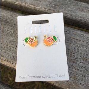 Ariella Coconut stud 14kt gold plate earrings NWOT